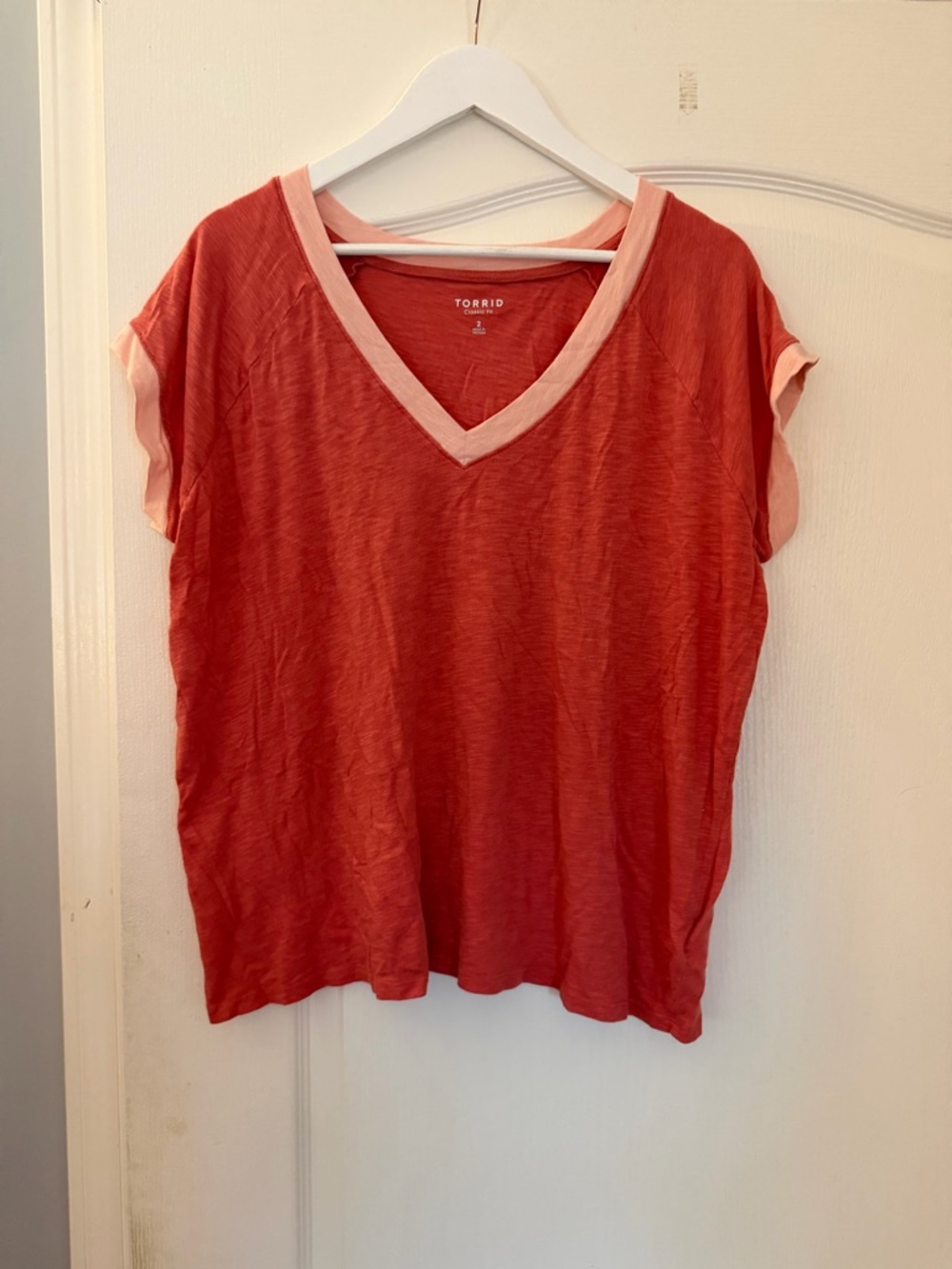 torrid coral red V-neck short sleeve tee with blush trim